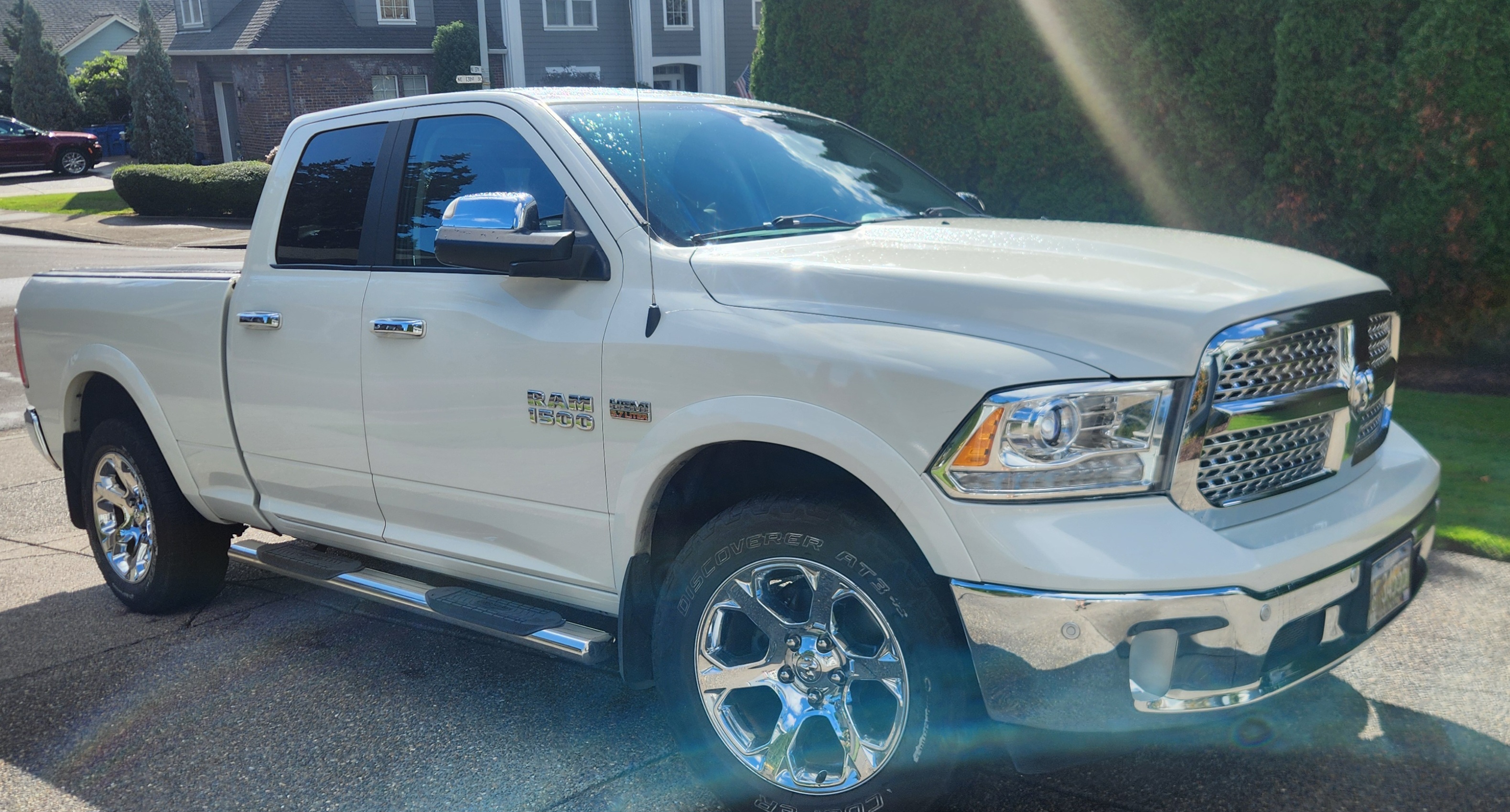 Used 2017 RAM 1500 Laramie w/ Convenience Group AWD/4WD image 1
