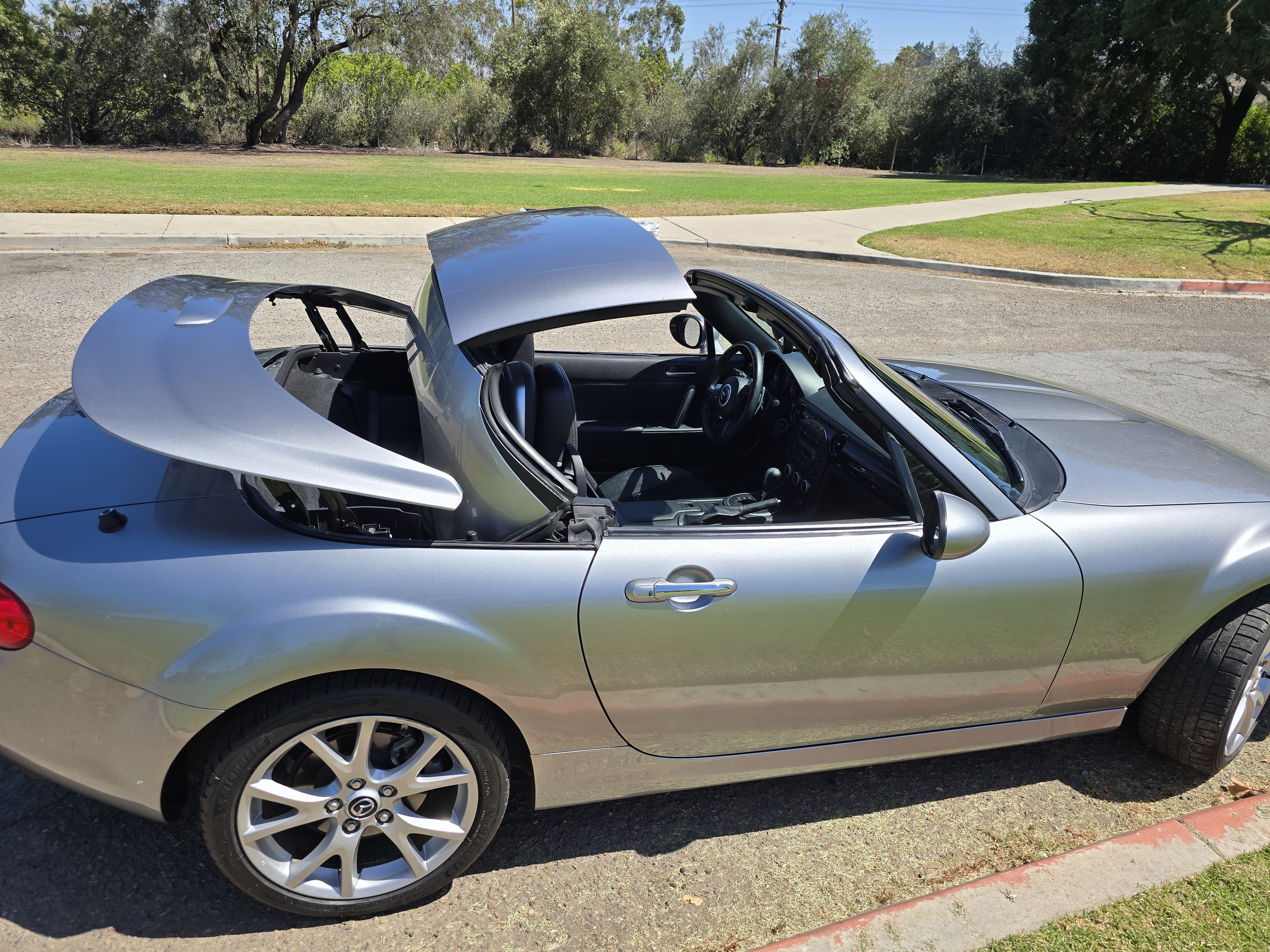 Used 2013 MAZDA MX-5 Miata Grand Touring w/ Premium Pkg RWD image 8