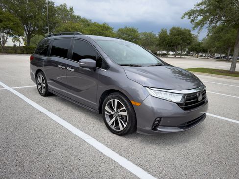 Used 2022 Honda Odyssey Touring image 1