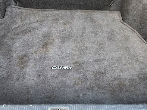 Used 2004 Toyota Camry LE image 15