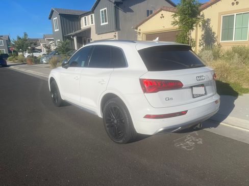 Used 2019 Audi Q5 2.0T Premium Plus w/ Premium Plus Package AWD/4WD image 4