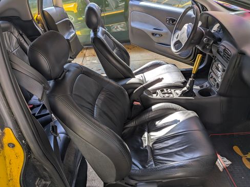 Used 2001 Saturn S-Series SC2 image 16