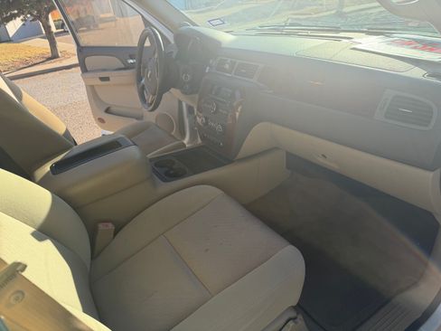 Used 2009 Chevrolet Tahoe LT w/ Texas Edition image 9