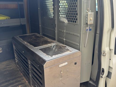 Used 2011 GMC Savana 2500 image 8