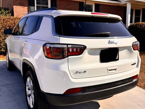 Used 2017 Jeep Compass Latitude image 6