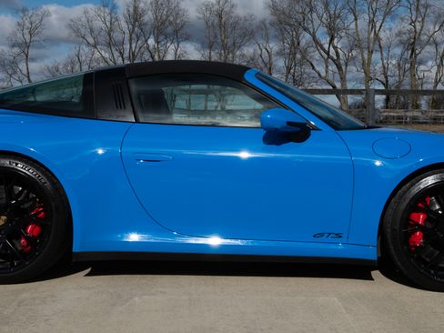 Used 2022 Porsche 911 Targa 4 GTS Coupe 2D image 5