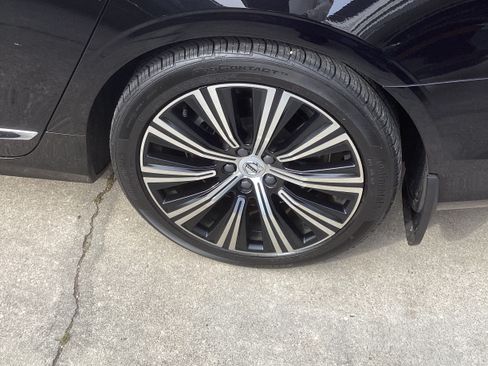 Used 2022 Volvo S90 B6 Inscription image 9