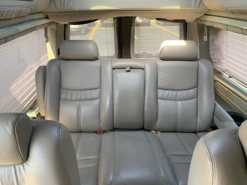 Used 2006 GMC Savana 1500 w/ Preferred Equipment Group image 27