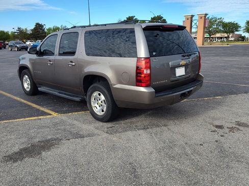 Used 2012 Chevrolet Suburban LT image 8