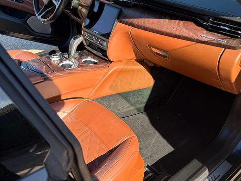 Used 2022 Maserati Quattroporte Modena image 11