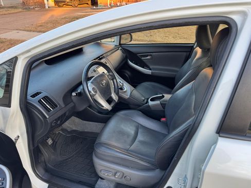 Used 2015 Toyota Prius Four image 10