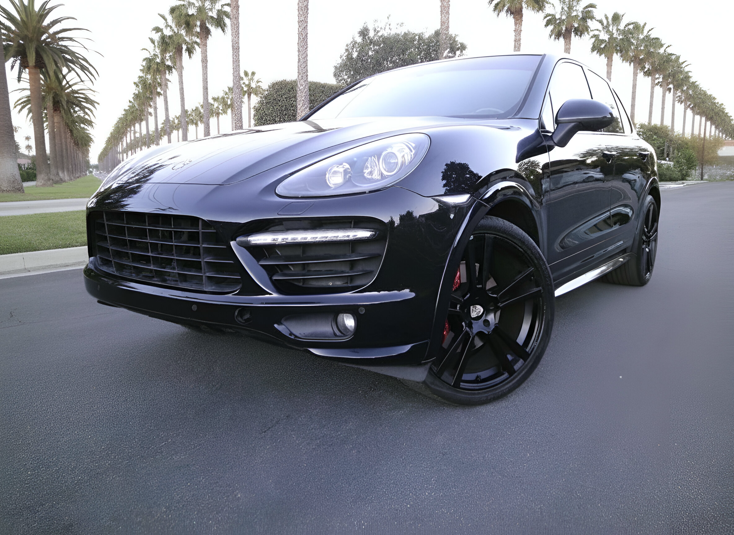 Used 2014 Porsche Cayenne GTS AWD/4WD image 1