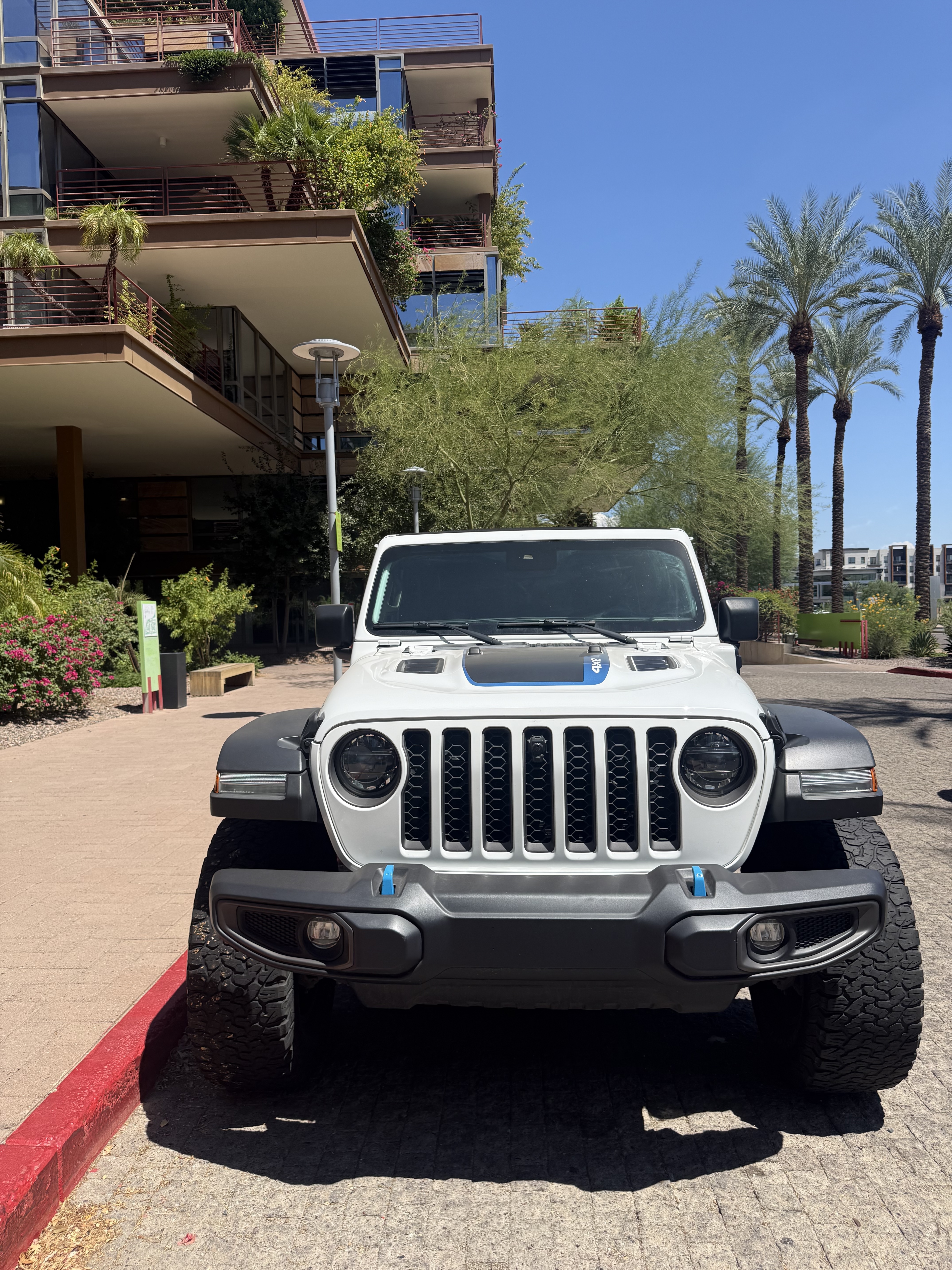 Used 2021 Jeep Wrangler Unlimited Rubicon 4xe w/ Cold Weather Group AWD/4WD image 19