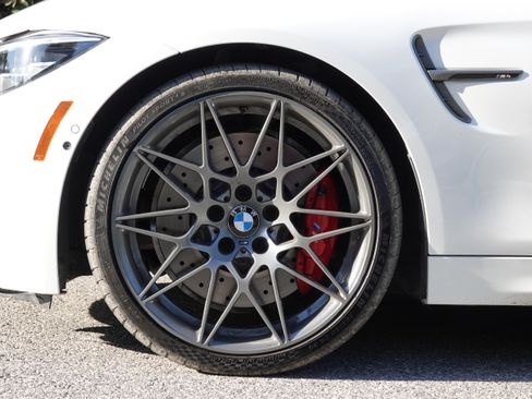 Used 2019 BMW M4 Convertible w/ Competition Package image 10