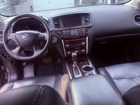 Used 2015 Nissan Pathfinder SL w/ SL Tech Package image 4