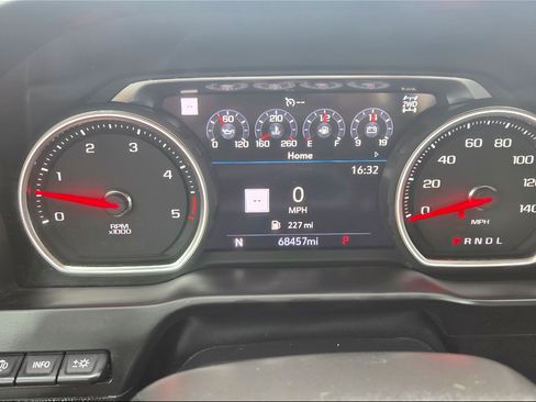 Used 2021 Chevrolet Silverado 2500 LTZ w/ LTZ Plus Package image 12