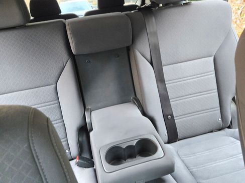 Used 2016 Kia Sorento LX image 9