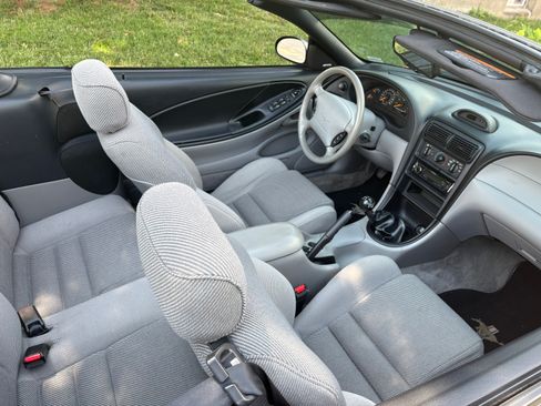 Used 1996 Ford Mustang GT RWD image 8