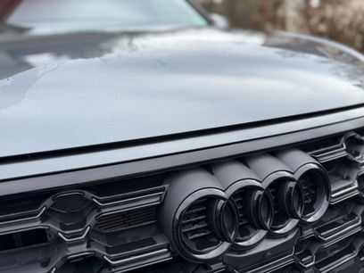 Used 2025 Audi Q5 e Premium Plus w/ Premium Plus Package