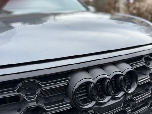 Used 2025 Audi Q5 e Premium Plus w/ Premium Plus Package image 1