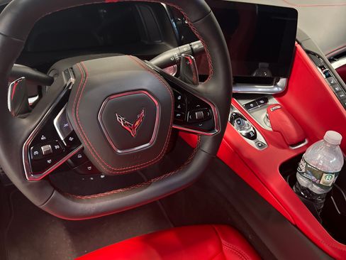 Used 2024 Chevrolet Corvette Stingray Premium Cpe w/ Z51 Performance Package image 10