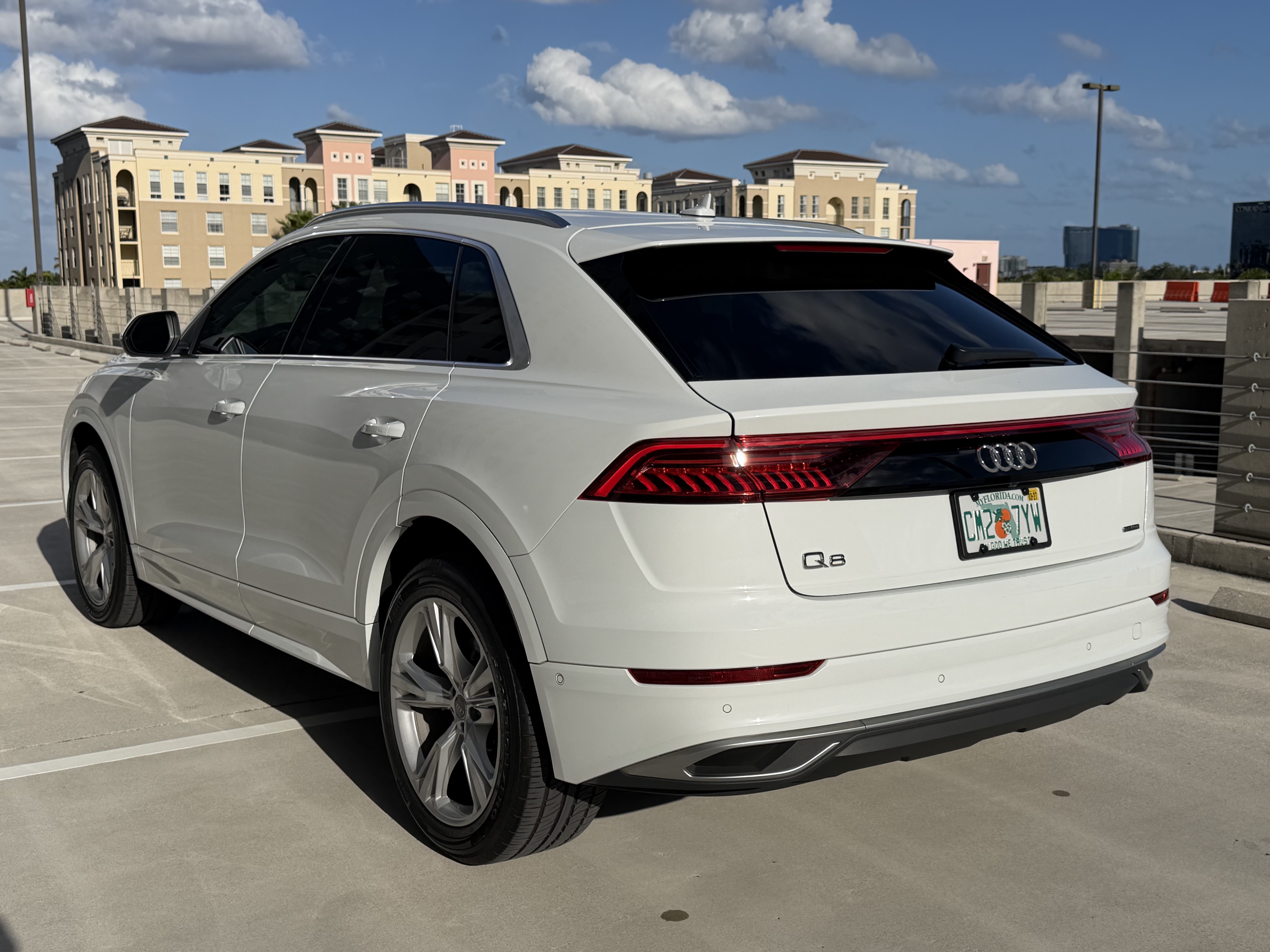 Used 2019 Audi Q8 Premium Plus w/ Premium Plus AWD/4WD image 4