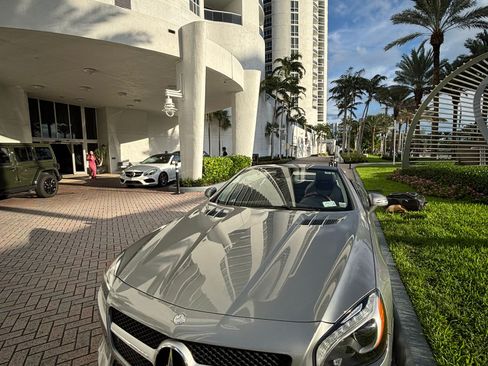 Used 2013 Mercedes-Benz SL 550 image 10