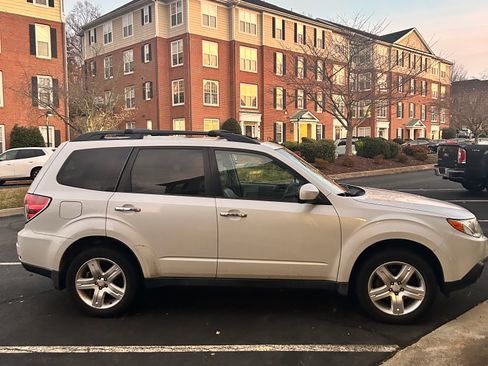 Used 2009 Subaru Forester 2.5X Limited image 4