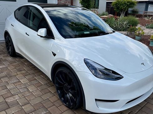Used 2022 Tesla Model Y Performance AWD/4WD image 4