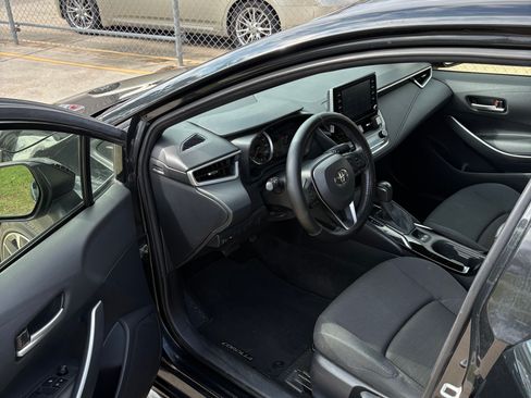 Used 2020 Toyota Corolla SE image 6