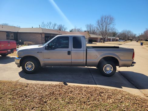 Used 2002 Ford F250 2WD SuperCab Super Duty image 1