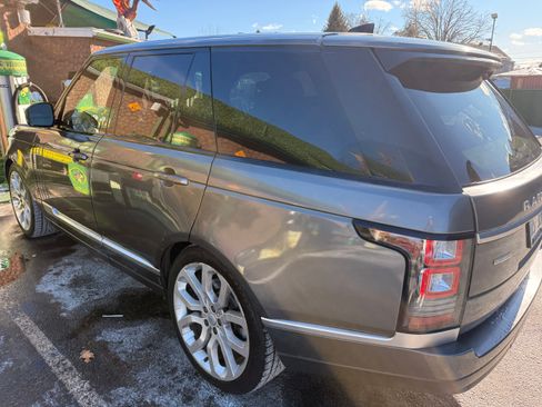 Used 2017 Land Rover Range Rover Supercharged image 2