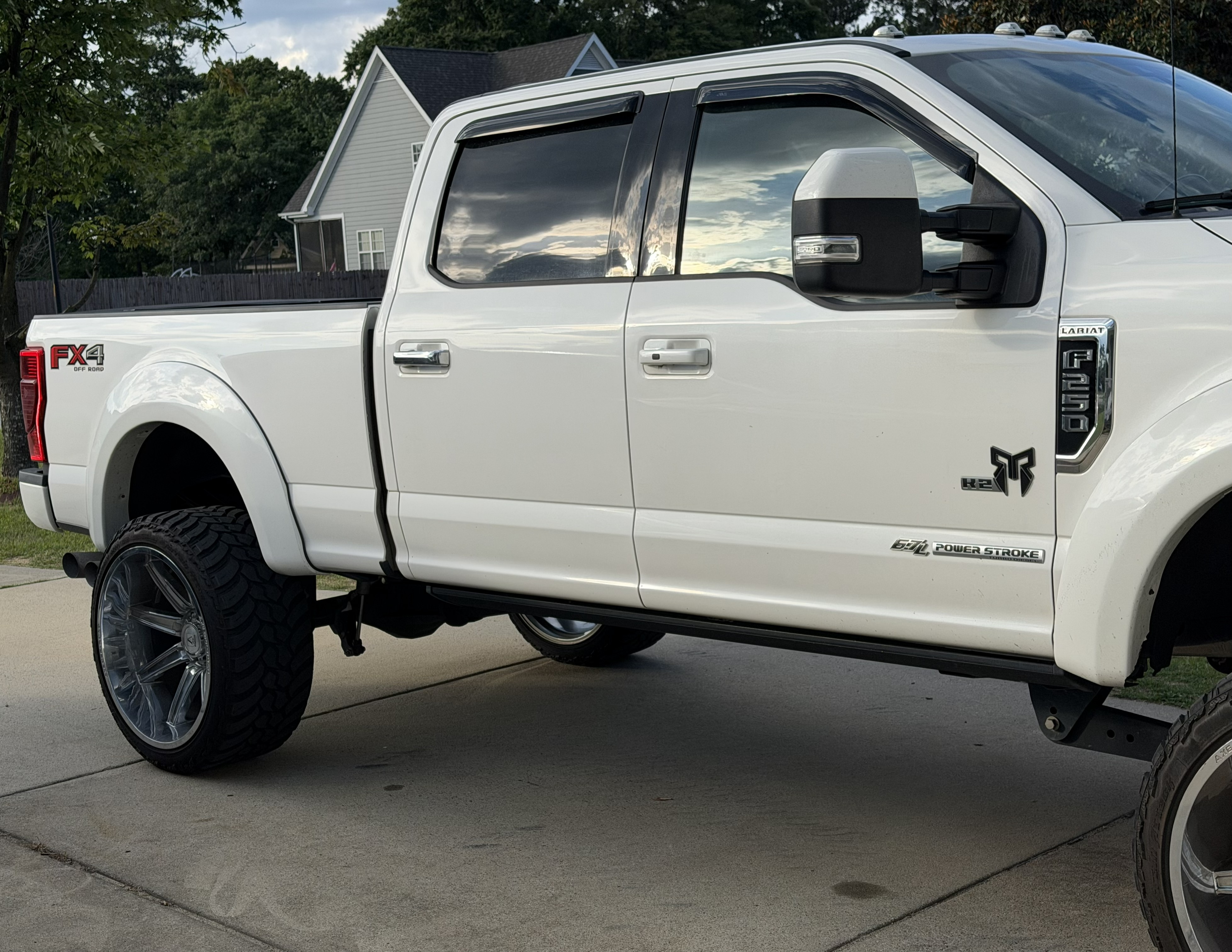 Used 2021 Ford F250 Lariat w/ Lariat Ultimate Package AWD/4WD image 16