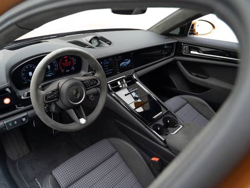 Used 2025 Porsche Panamera Turbo image 18