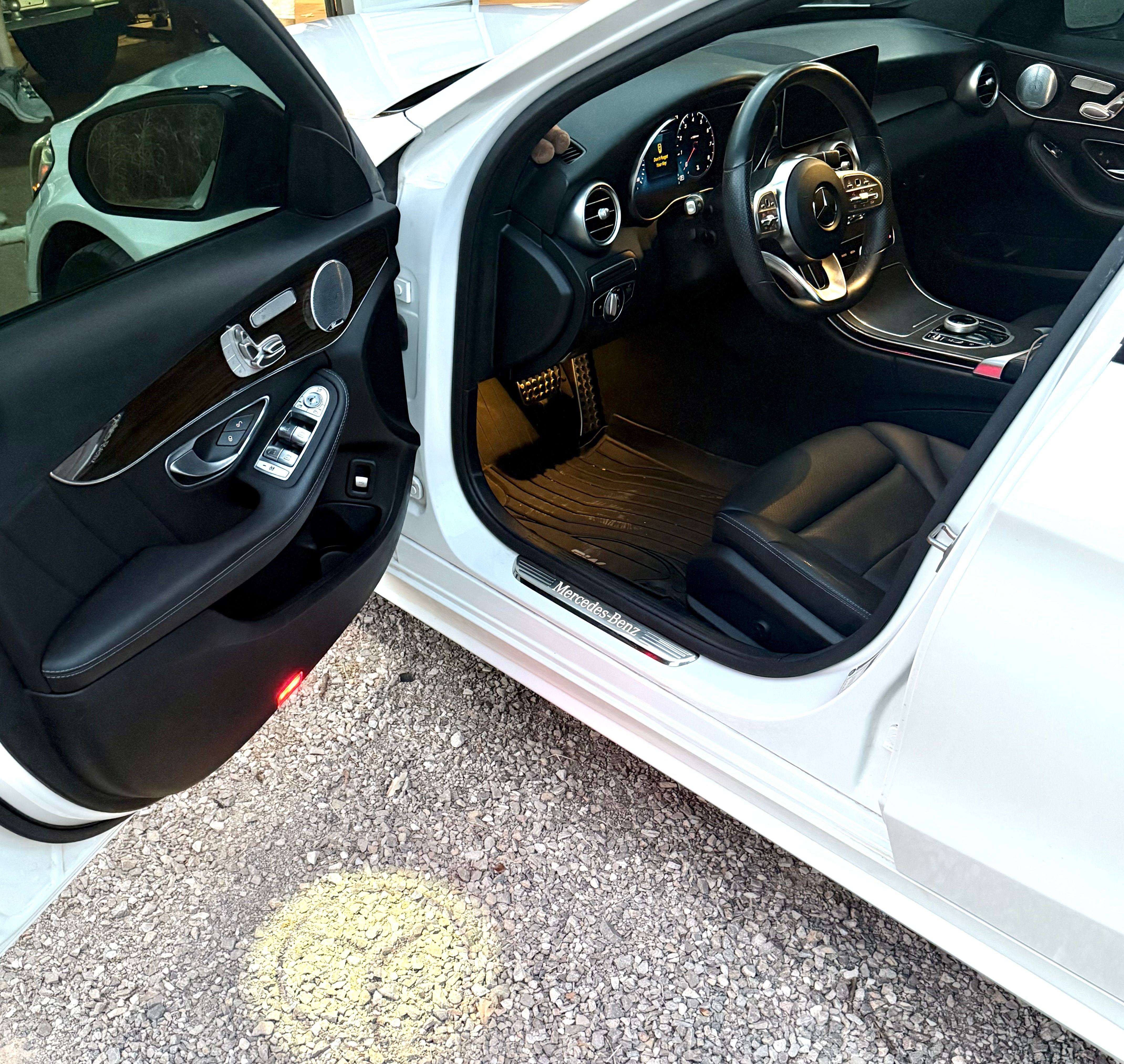 Used 2020 Mercedes-Benz C 300 4MATIC Sedan image 4