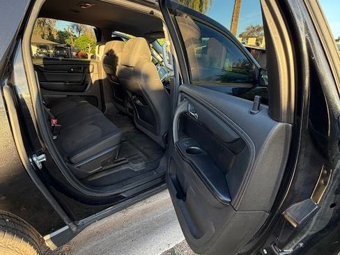 Used 2013 GMC Acadia SLE image 10