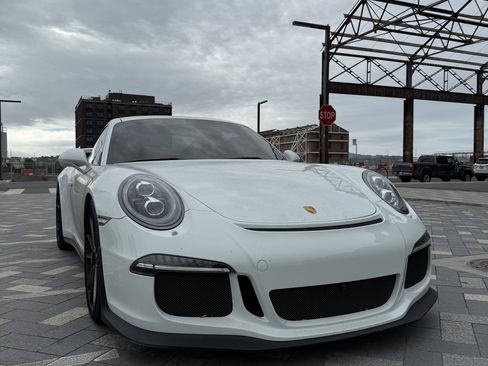Used 2014 Porsche 911 GT3 image 9