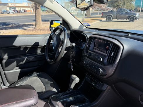 Used 2016 GMC Canyon SLE w/ All Terrain Package image 6