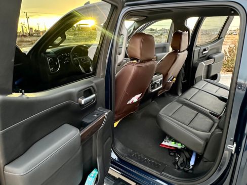 Used 2021 GMC Sierra 1500 SLT image 18