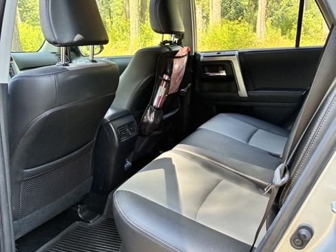 Used 2022 Toyota 4Runner SR5 Premium w/ 4Runner Black Package (TMS) AWD/4WD image 20
