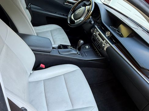 Used 2013 Lexus ES 350 w/ Luxury Pkg FWD image 8
