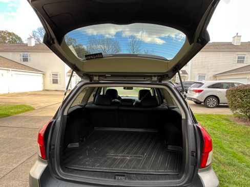 Used 2009 Subaru Outback 2.5i Limited image 8