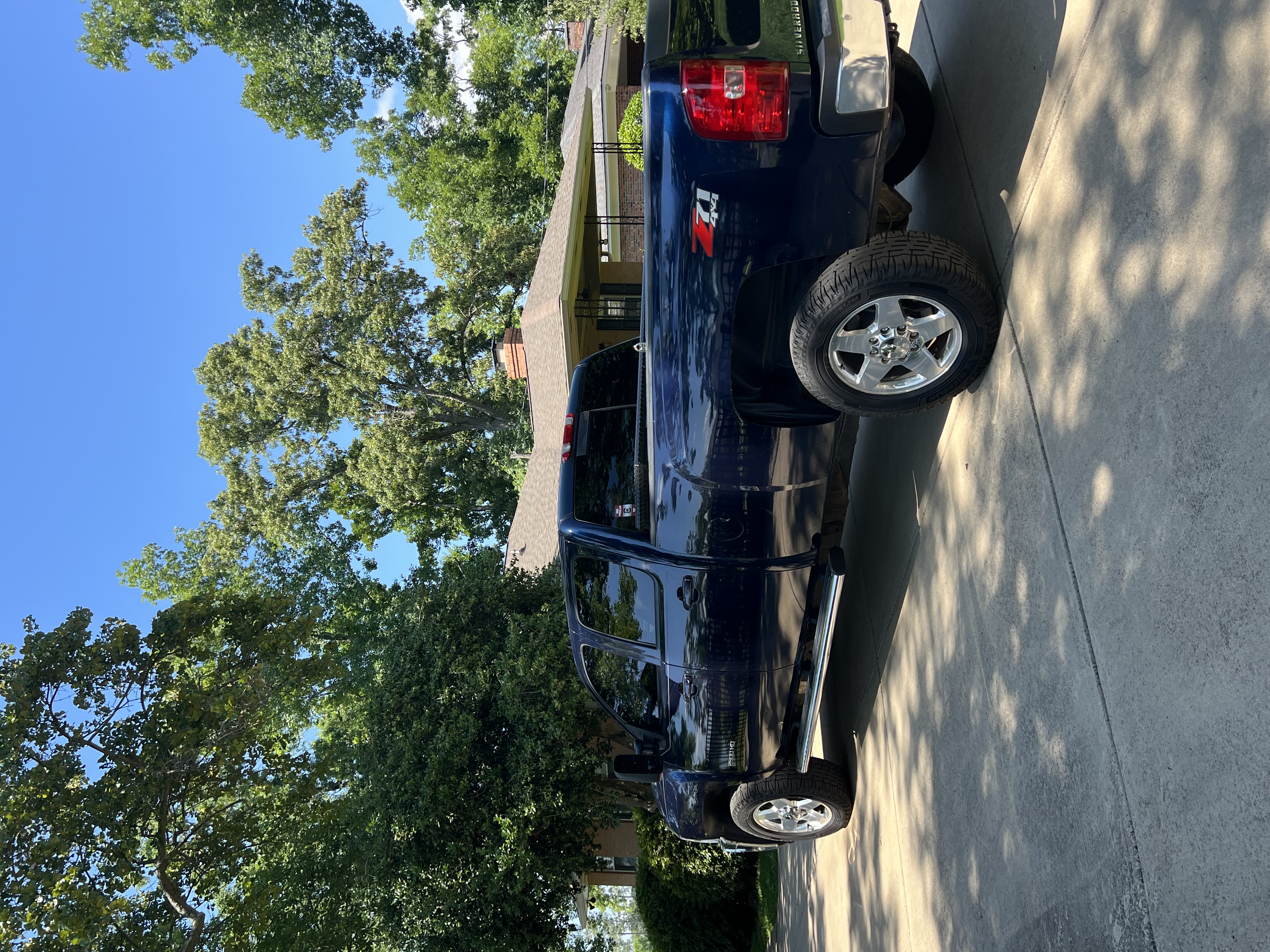 Used 2011 Chevrolet Silverado 2500 LTZ w/ LTZ Plus Package AWD/4WD image 16