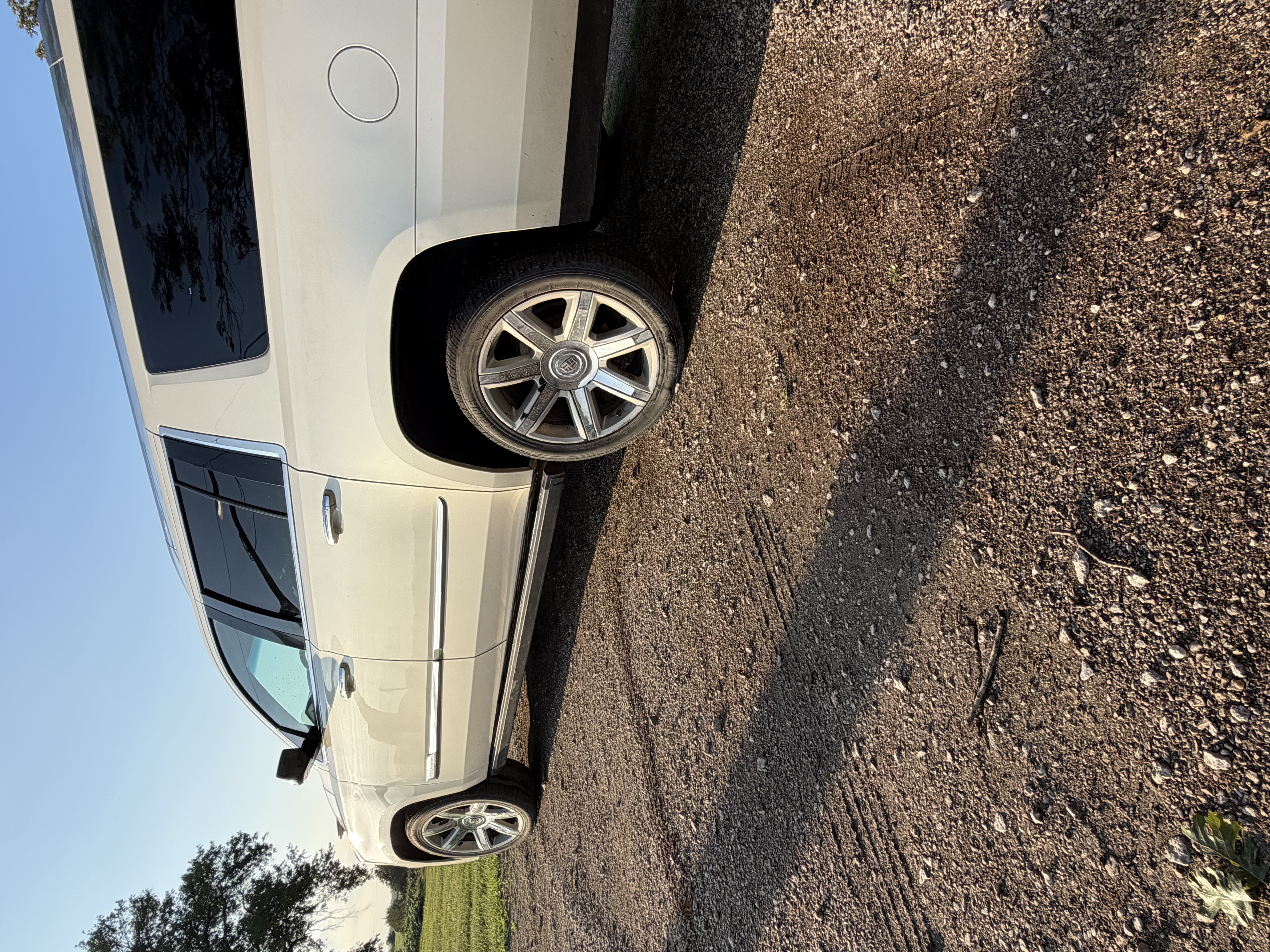 Used 2015 Cadillac Escalade ESV Premium AWD/4WD image 11