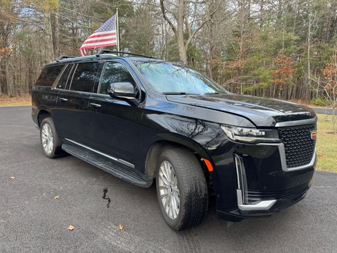 Used 2023 Cadillac Escalade ESV Premium Luxury image 5
