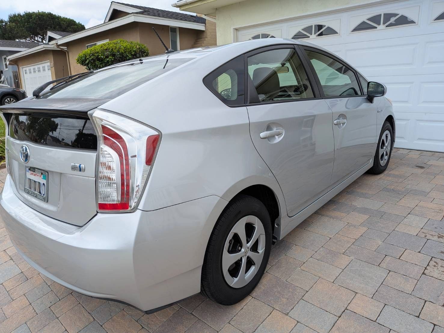 Used 2015 Toyota Prius Two w/ Preferred Accessory Package FWD image 6