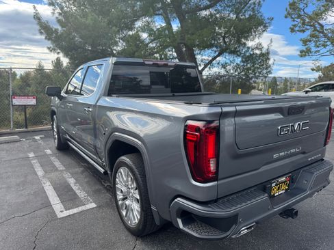 Used 2022 GMC Sierra 1500 Denali w/ Denali Reserve Package image 8