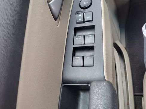 Used 2012 Honda Odyssey EX image 20