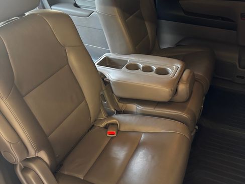 Used 2014 Honda Odyssey Touring Elite image 12