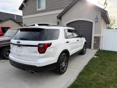 Used 2016 Ford Explorer Sport w/ Equipment Group 401A image 13